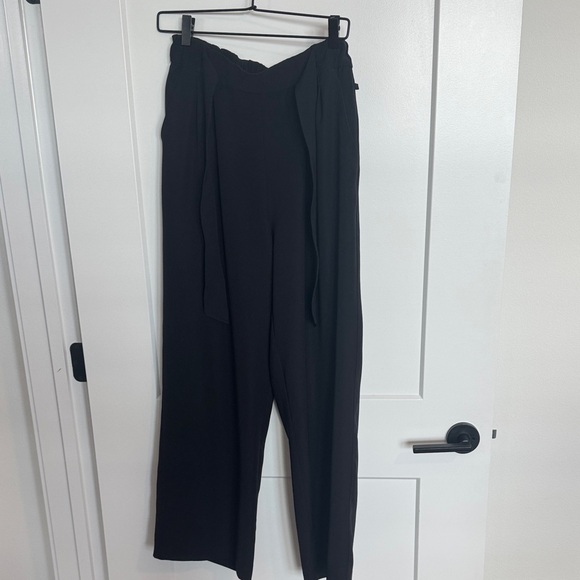 lululemon athletica Black Wide Leg Pants - Picture 1 of 4